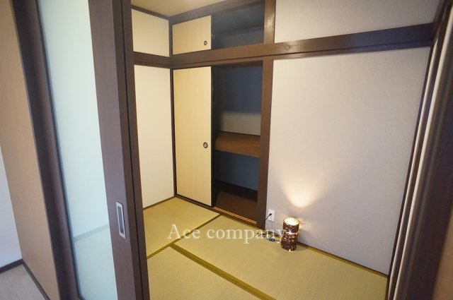 【内装】 | 東大阪市衣摺3丁目 | 【2階：和室3帖】リビングに面した和室です♪畳表替え済みです☆