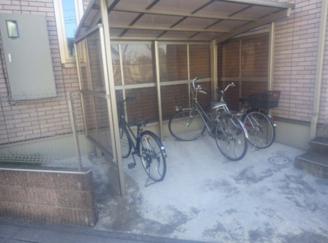 プレザン　メゾンのその他共用部分|自転車置き場