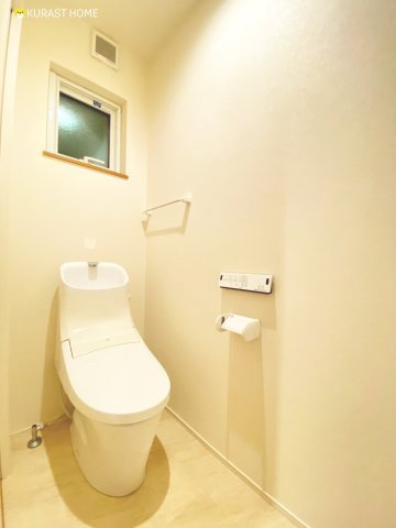 乙訓郡大山崎町円明寺鳥居前　中古戸建のトイレ