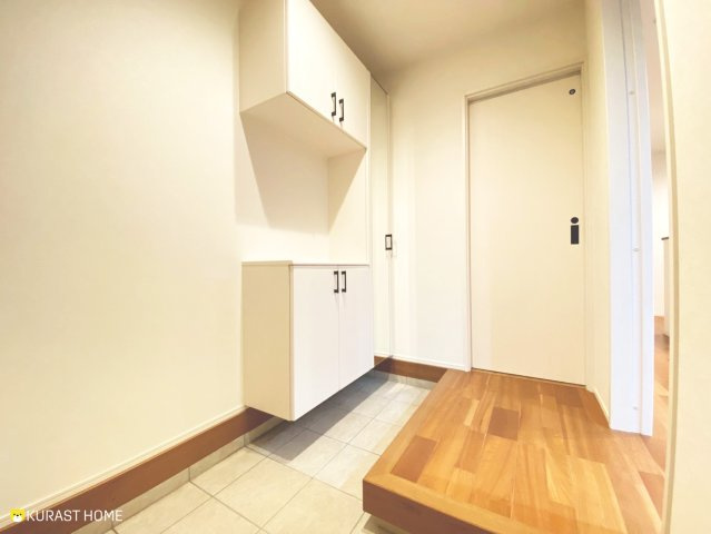 乙訓郡大山崎町円明寺鳥居前　中古戸建の玄関