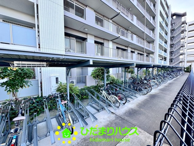 レーベン東鷲宮テラスの駐輪場