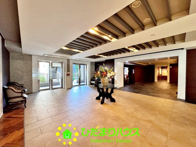 レーベン東鷲宮テラスのエントランス