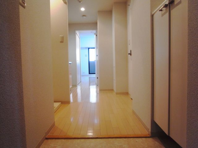 CITYSPIRE神戸元町（旧コスモコート元町）の玄関