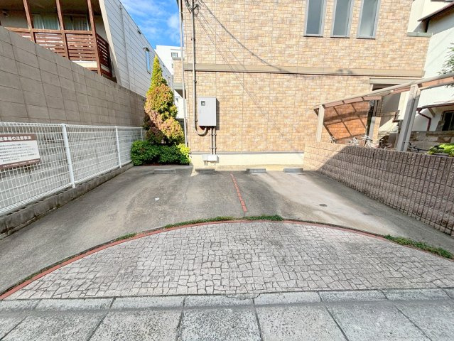 エミネンス榎坂の駐車場