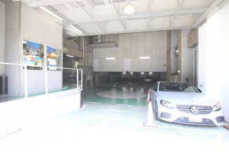 【駐車場】