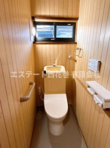 南万丁目貸家のトイレ|洗浄機能付き暖房便座