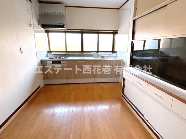 南万丁目貸家のキッチン