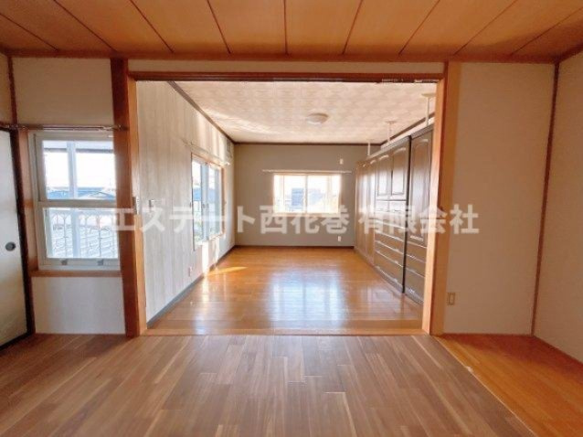 南万丁目貸家の寝室|2階洋室はかーてんで仕切ることが可能です。