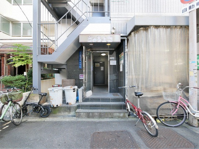 ヴィラ上町のエントランス