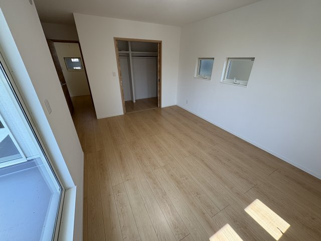 ☆家具・エアコン・テレビ・照明付き☆明石市小久保６丁目戸建の洋室