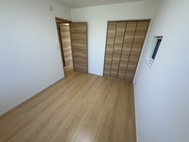 ☆家具・エアコン・テレビ・照明付き☆明石市小久保６丁目戸建の洋室