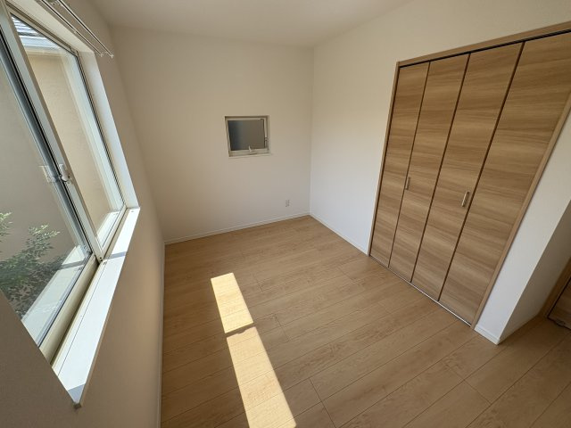 ☆家具・エアコン・テレビ・照明付き☆明石市小久保６丁目戸建の洋室