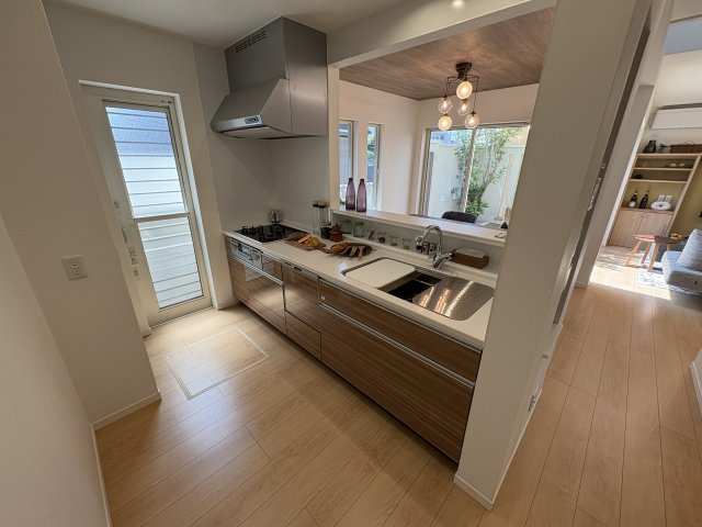 ☆家具・エアコン・テレビ・照明付き☆明石市小久保６丁目戸建のキッチン|◎2025年５月リフォーム履歴
・１階クロス/洗面・トイレ床材貼替
・琉球風畳に変更