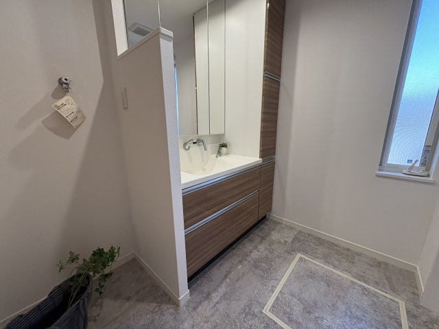 ☆家具・エアコン・テレビ・照明付き☆明石市小久保６丁目戸建の独立洗面台