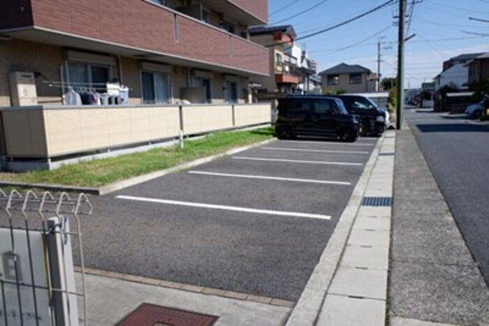 プランドールの駐車場