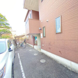 コーポ新城の駐車場