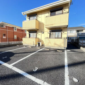 プレジールの駐車場