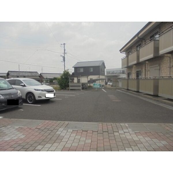 エスポワールの駐車場