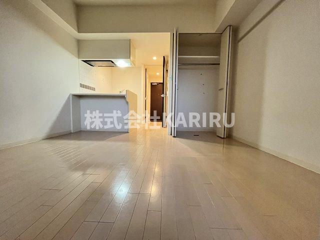 プレサンス大阪城公園ファーストシートの居間・リビング