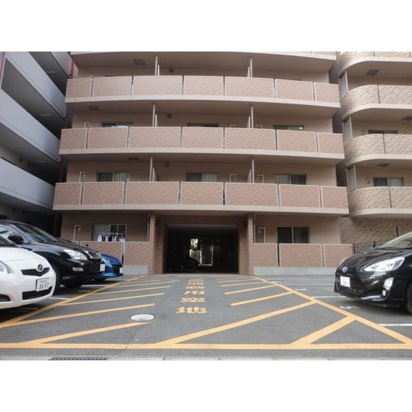 SPACE  Ⅳの駐車場
