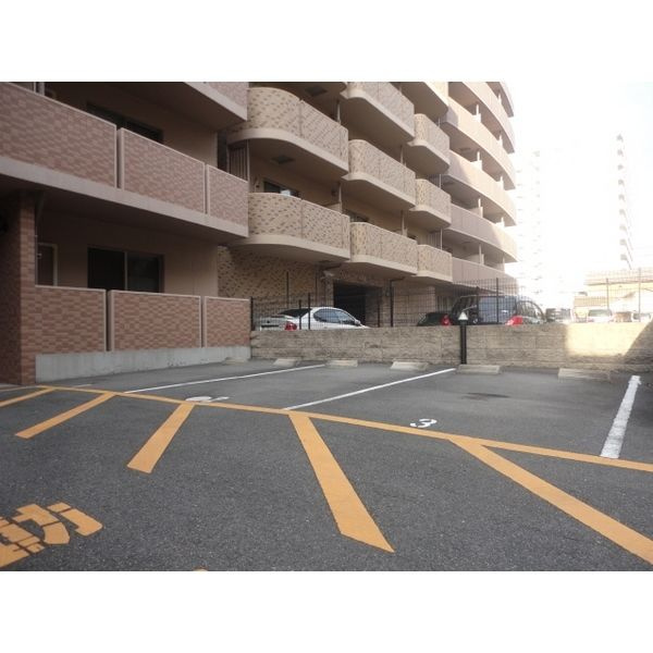 SPACE  Ⅳの駐車場