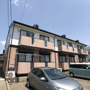 春日井市前並町２丁目のアパートの外観