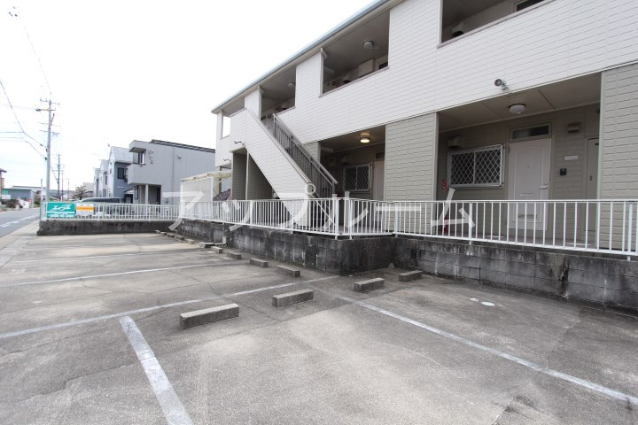 シティーハイムロイヤルの駐車場