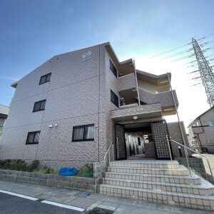 名古屋市守山区吉根３丁目の賃貸マンションのエントランス