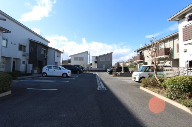 フォレストメゾン楠 B棟の駐車場