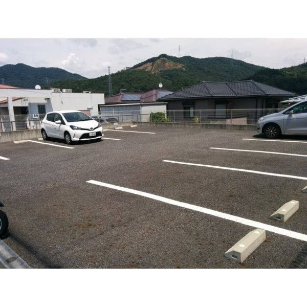 TACHIBANA・M棟Y棟の駐車場
