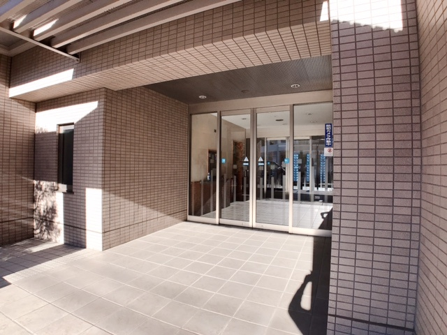 野村ステイツ春日井中央公園のエントランス