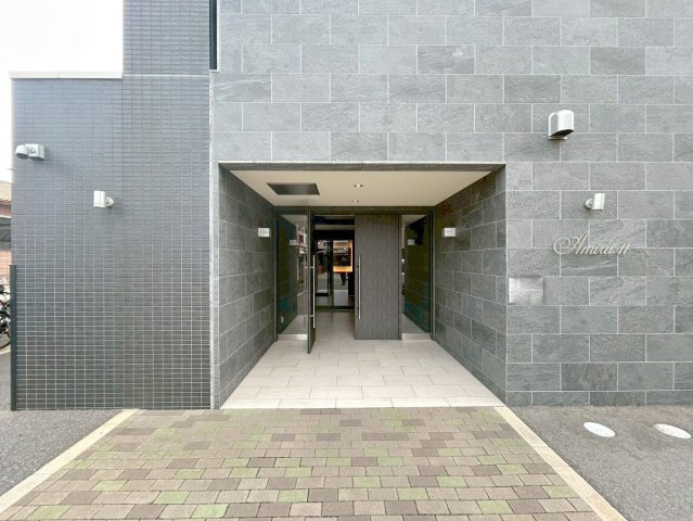 アミル11番館のエントランス
