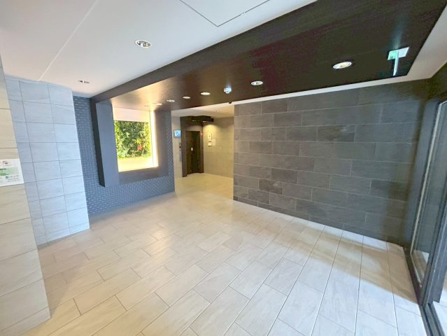 アミル11番館のエントランス