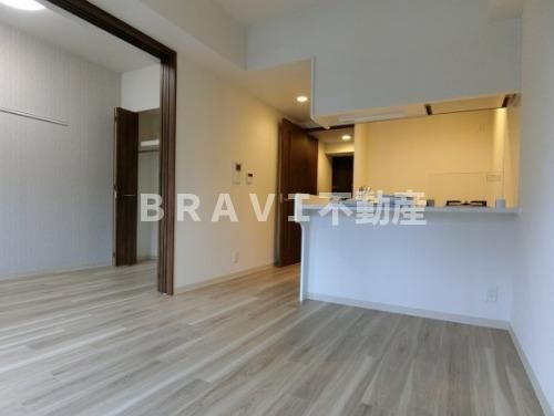 プレサンス大阪天満リバーシア BRAVI不動産の居間・リビング|【プレサンス大阪天満リバーシア】ゆったりとしたリビングです