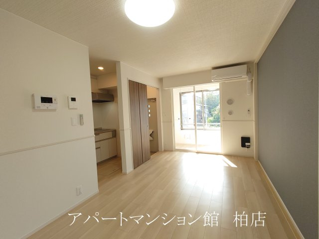 サニーホームⅢの居間・リビング|同施工会社、同型タイプです