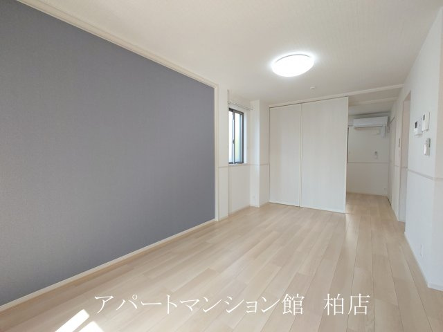 サニーホームⅢの居間・リビング|同施工会社、同型タイプです