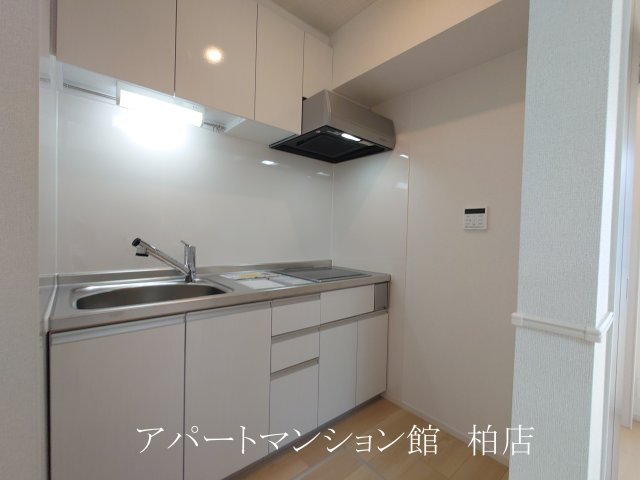 サニーホームⅢのキッチン|同施工会社、同型タイプです