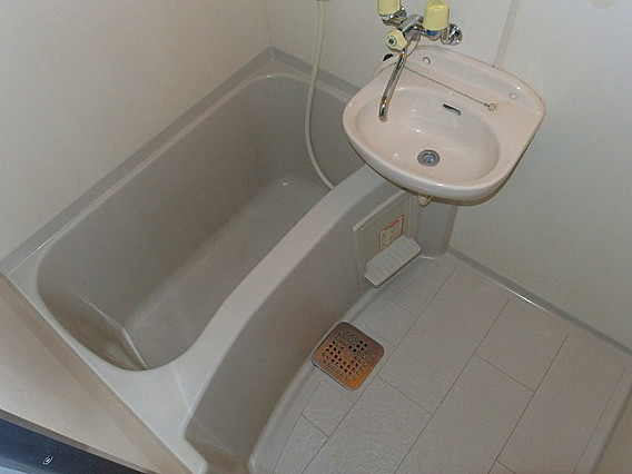 ブルーム神戸三宮の浴室