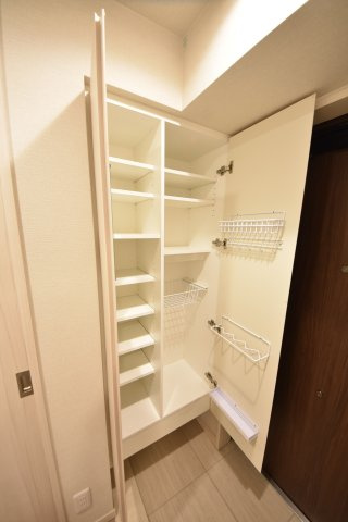 ワコーレザ・神戸旧居留地レジデンスタワーの収納