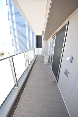 ワコーレザ・神戸旧居留地レジデンスタワーのバルコニー