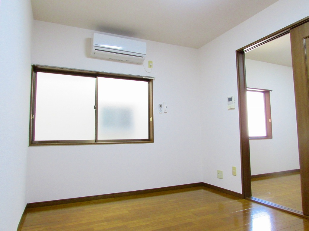 下山手ハイツの居間・リビング