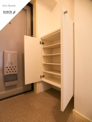 長沼ビルの玄関