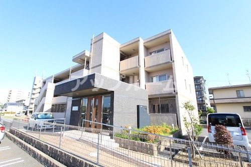 グランドゥール出川の外観