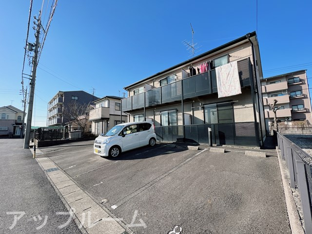 春日井市気噴町３丁目のアパートの駐車場