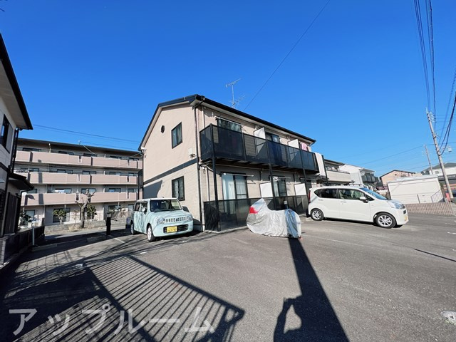 春日井市気噴町３丁目のアパートの駐車場