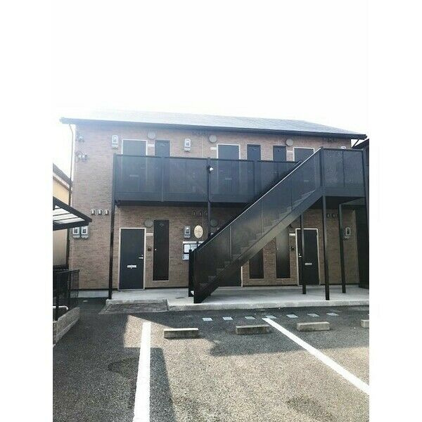 アンプルール　リーブル　パシフィック白山の駐車場