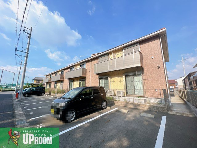 小牧市常普請３丁目のアパートの駐車場