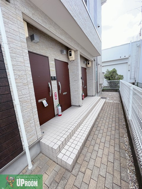 リーブル 木下のエントランス