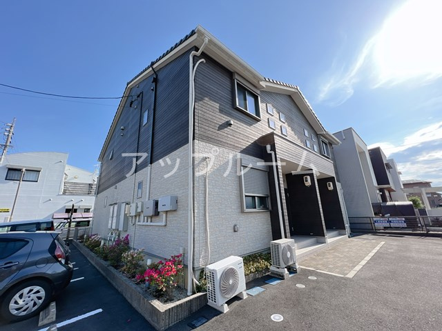 コンフォール片坪の外観