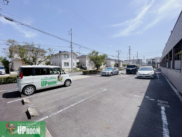 アンプルール リーブル GLANDBの駐車場